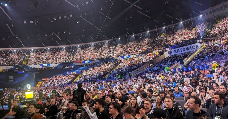 À mesure que les flux d'esports s'améliorent, les spectacles sur scène évoluent également
