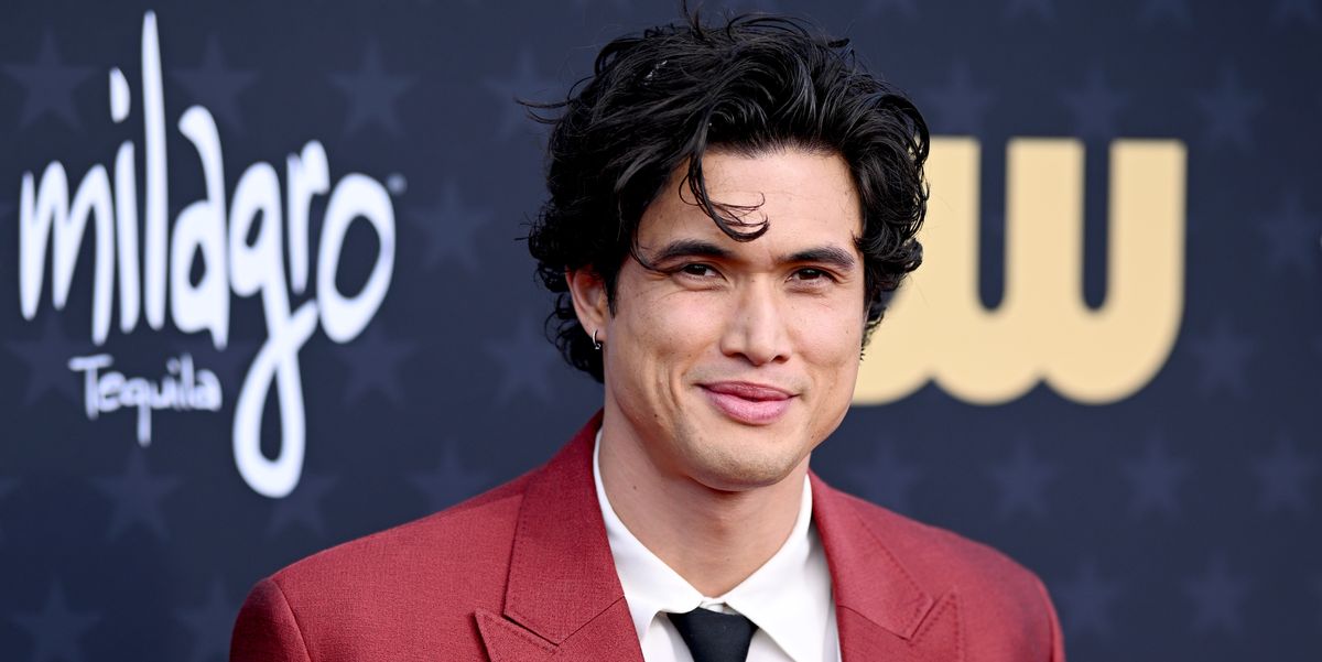 Charles Melton de Riverdale remplace Colin Farrell dans un nouveau film
