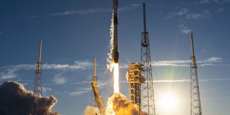 SpaceX lance des satellites militaires réglés pour suivre les missiles hypersoniques