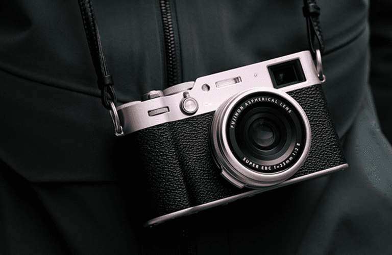 Le X100VI de Fujifilm est un grand pas en avant pour le célèbre appareil photo compact de TikTok