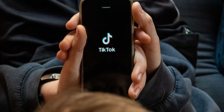 L’UE accuse TikTok de ne pas avoir réussi à empêcher les enfants de se faire passer pour des adultes