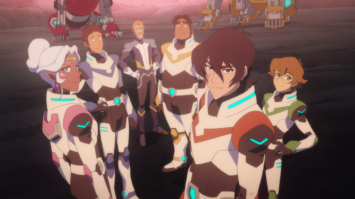 Scène de fin de la saison 6 de Voltron, mettant en vedette les paladins