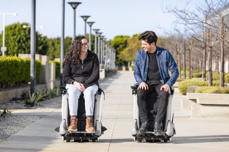 Honda a construit une chaise électrique pour zoomer dans les parcs à thème tout en portant un casque AR