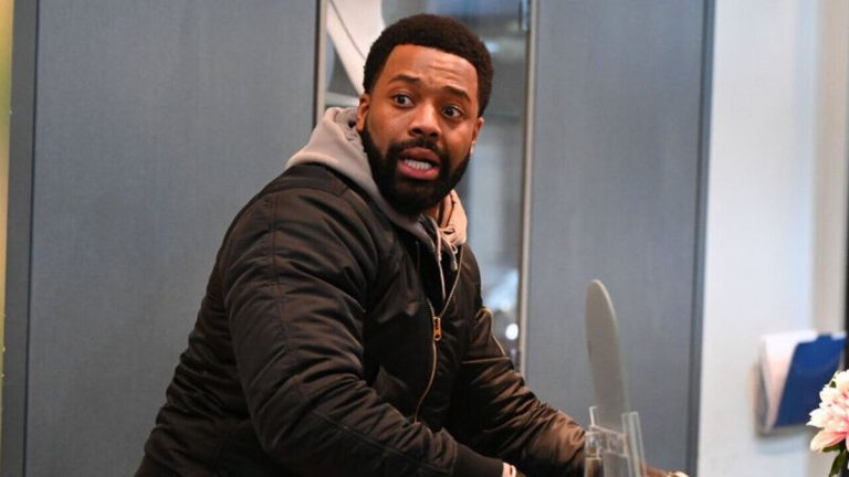  Après le cas difficile de la police de Chicago pour Atwater, quel personnage devrait ensuite devenir détective ?  Voici ce que LaRoyce Hawkins nous a dit
