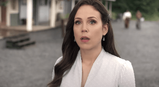 when calls the heart season 8 on hallmark channel, erin krakow as elizabeth thornton