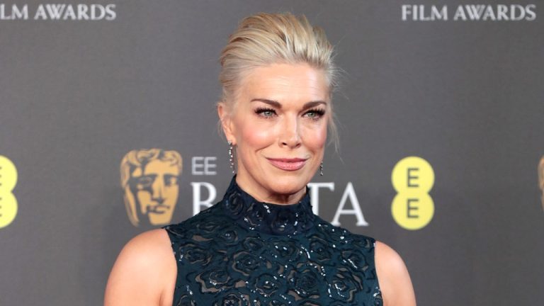 BAFTA Awards : Hannah Waddingham interprète « Time After Time » pour le segment In Memoriam
