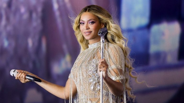 Beyoncé ne se produit pas aux Grammy Awards (exclusif)
