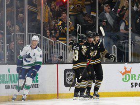 Bruins 4, Canucks 0 : les stars de Vancouver luttent contre Beantown