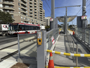 La construction de la ligne Eglinton, composée de 25 arrêts et longue de 19 kilomètres, a commencé en 2011 et devrait être achevée d'ici 2020. 