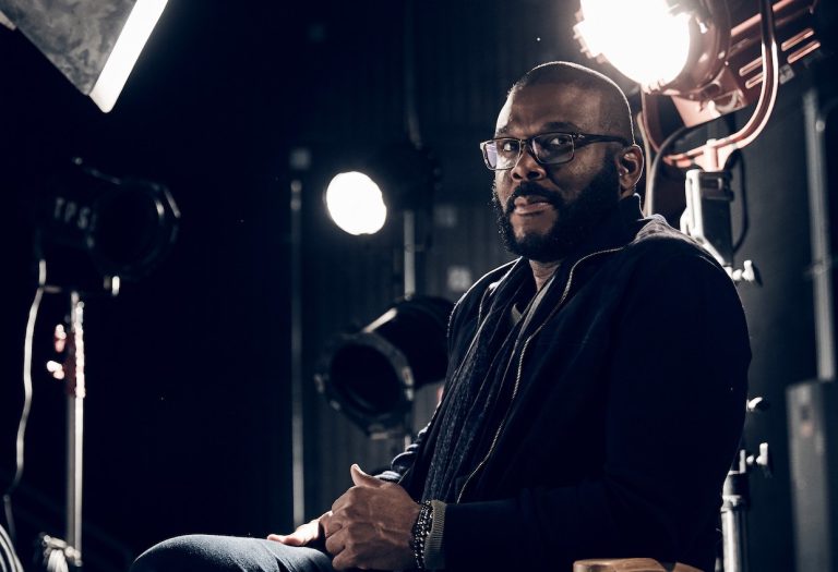 Commande de la série « Beauty in Black » de Tyler Perry sur Netflix – TVLine