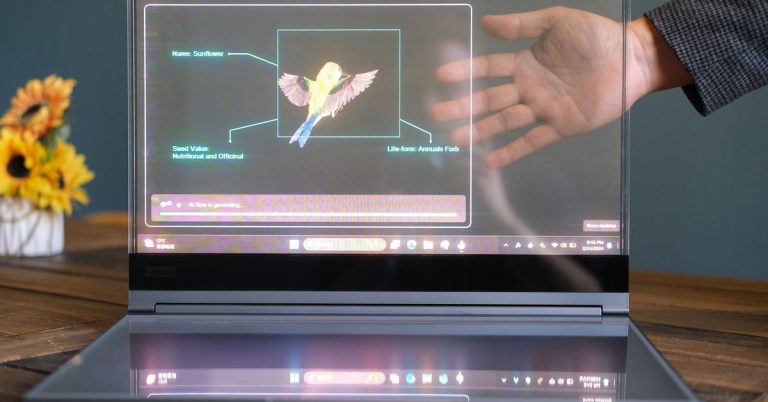 Découvrez l’ordinateur portable transparent de Lenovo dans un avenir de science-fiction