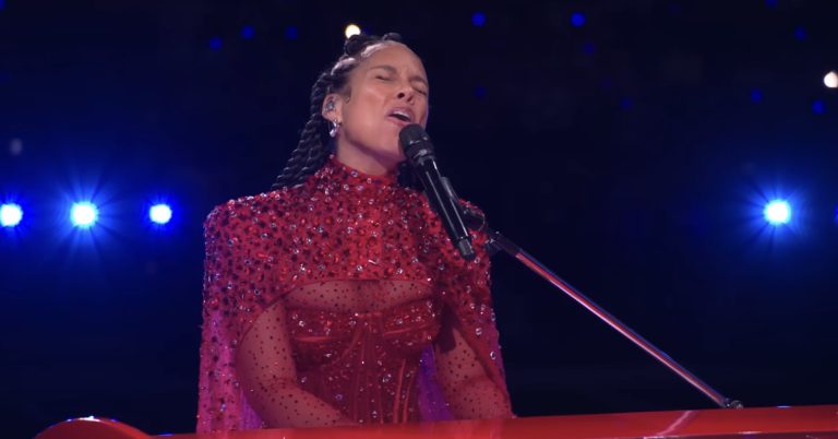 Il n’y a pas que vous : l’émission d’Alicia Keys à la mi-temps du Super Bowl a été modifiée pour YouTube