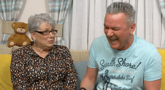 Jenny de Gogglebox confuse par une carte de vœux coquine