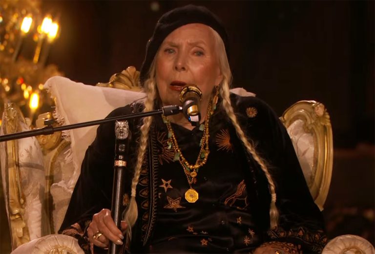 Joni Mitchell interprète « Both Sides Now » aux Grammys 2024 : regardez – TVLine