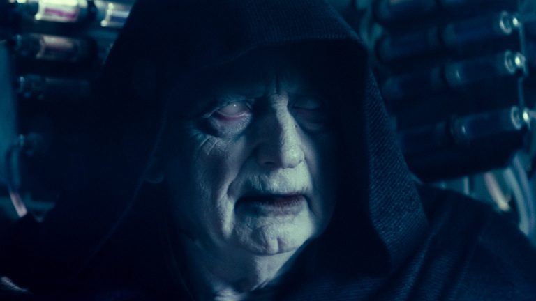 L'acteur de Star Wars aborde enfin cette bizarre torsion de Palpatine dans Rise of Skywalker
