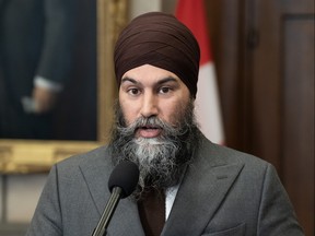 Le chef du Nouveau Parti démocratique, Jagmeet Singh, s'adresse aux journalistes dans le foyer de la Chambre des communes avant la période des questions, le lundi 5 février 2024 à Ottawa.