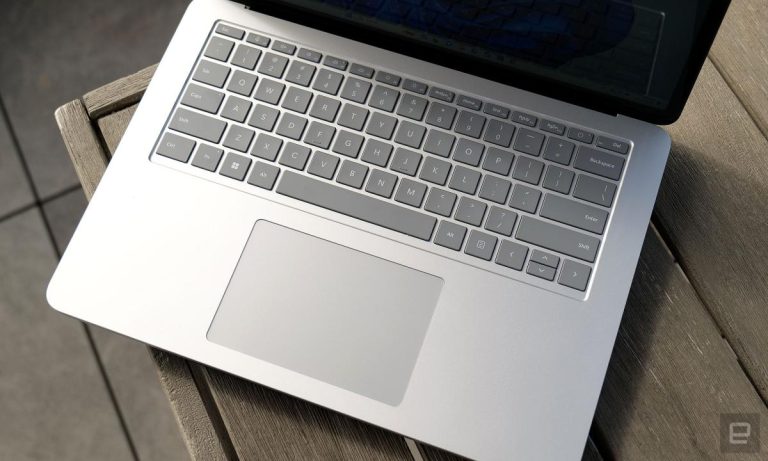 Le Surface Laptop Studio 2 de Microsoft est à 400 $ de réduction sur Amazon