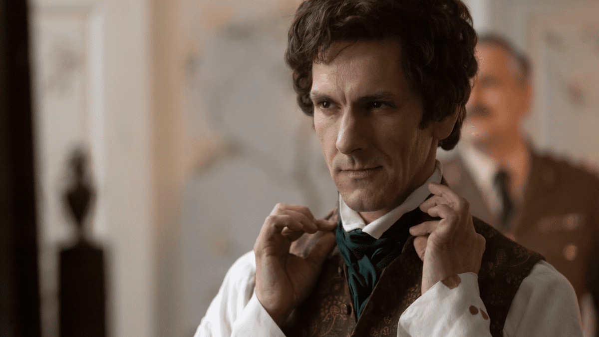 Mathew Baynton as Thomas Thorne in Ghosts