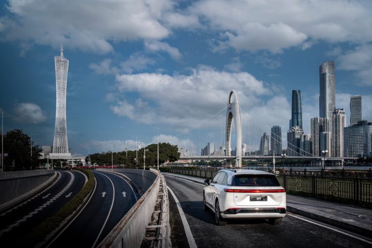 Le chinois XPeng propose son équivalent Tesla FSD aux propriétaires étrangers