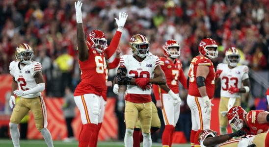 LAS VEGAS, NEVADA - FEBRUARY 11: Wanya Morris #64 of the Kansas City Chiefs reacts after Harrison Butker #7 of the Kansas City Chiefs kicks a field goal during the third quarter against the San Francisco 49ers during Super Bowl LVIII at Allegiant Stadium on February 11, 2024 in Las Vegas, Nevada. (Photo by Ezra Shaw/Getty Images)