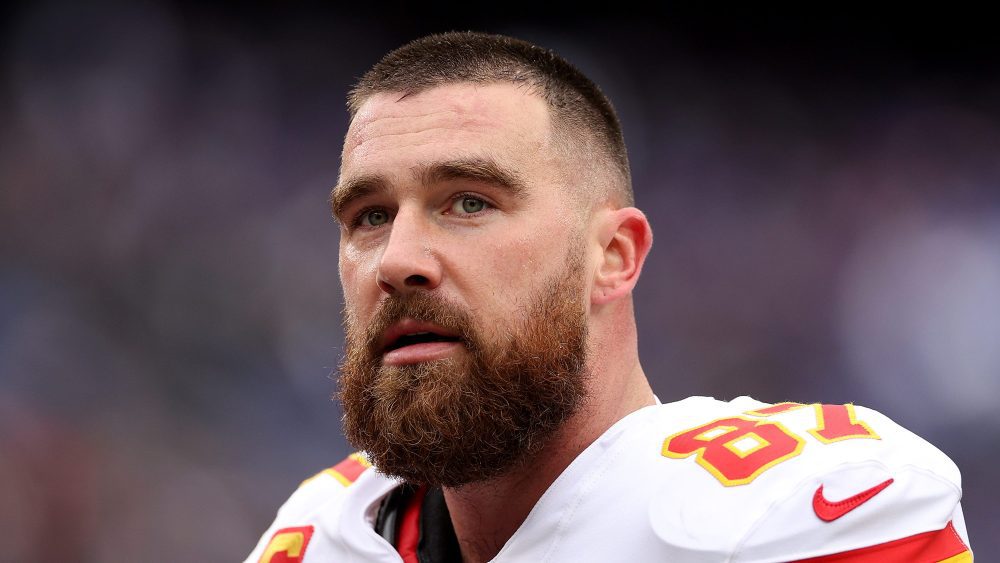 BALTIMORE, MARYLAND - JANUARY 28: Travis Kelce #87 of the Kansas City Chiefs warms up prior to the AFC Championship Game against the Baltimore Ravens at M&T Bank Stadium on January 28, 2024 in Baltimore, Maryland. (Photo by Patrick Smith/Getty Images)