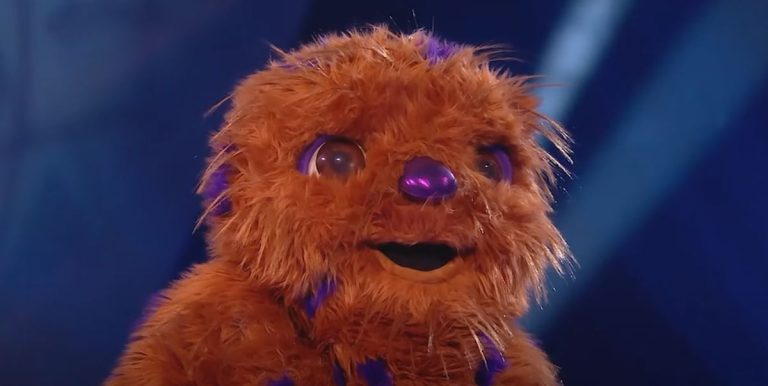 Les rumeurs de Bigfoot du Masked Singer abordées par la star de Last Leg
