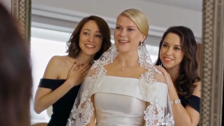 Alison Sweeney, Autumn Reeser, and Lacey Chabert in The Wedding Veil Legacy