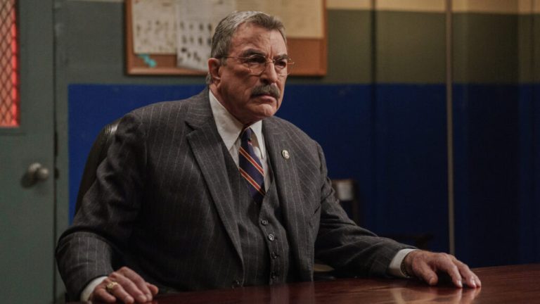 Tom Selleck as Frank Reagan in 