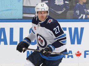 Nikolaj Ehlers améliore la première ligne des Jets, alors pourquoi n’y figure-t-il pas ?