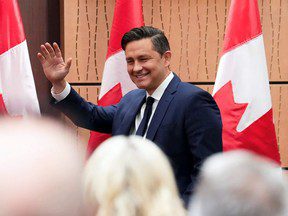 Poilievre qualifie Trudeau de « grand bavard et peu d’action » sur l’Ukraine alors que les conservateurs votent contre l’accord commercial