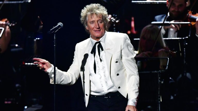 LONDON, ENGLAND - FEBRUARY 18: (EDITORIAL USE ONLY) Rod Stewart performs during The BRIT Awards 2020 at The O2 Arena on February 18, 2020 in London, England. (Photo by Gareth Cattermole/Getty Images)