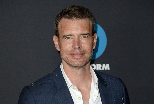 Scott Foley au casting de la comédie romantique Netflix « La Dolce Villa »