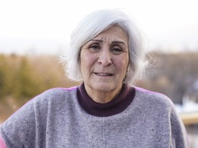 Gail Bocknek pose pour un portrait chez elle à Toronto le dimanche 18 février 2024.