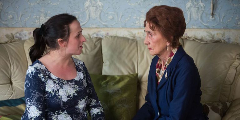 La star d'EastEnders, Natalie Cassidy, parle des moments difficiles après la mort de June Brown
