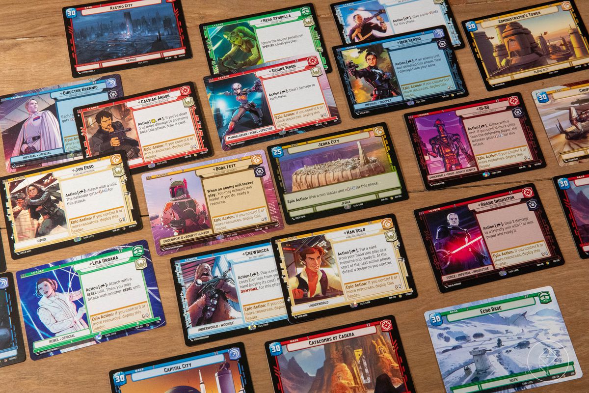 Un assortiment de cartes, dont Jyn Erso, Iden Versio, Grand Inquisitor et Boba Fet.  Au centre se trouve Jedha City, une base de cascades avec moins de santé que les autres.