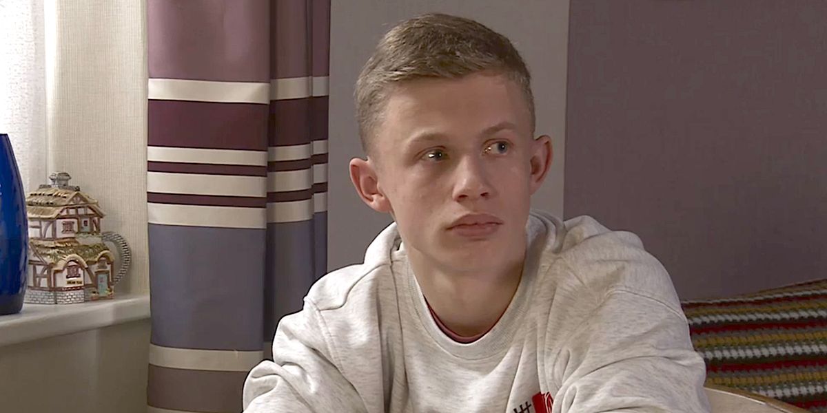 Liam McCheyne de Coronation Street rend un doux hommage à sa co-star et meilleur ami
