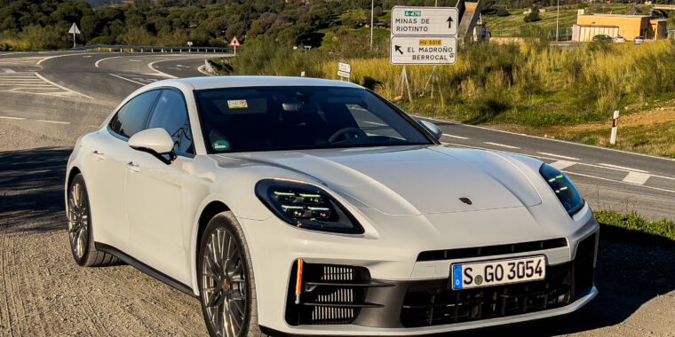 La Porsche Panamera 2025 équilibre parfaitement conduite de luxe et excellente maniabilité