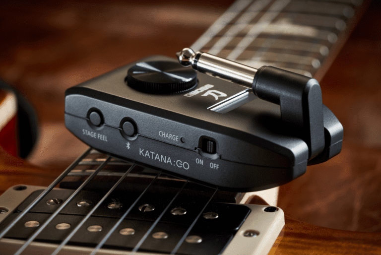 L’ampli casque Boss Katana:Go au format de poche sert également d’interface audio