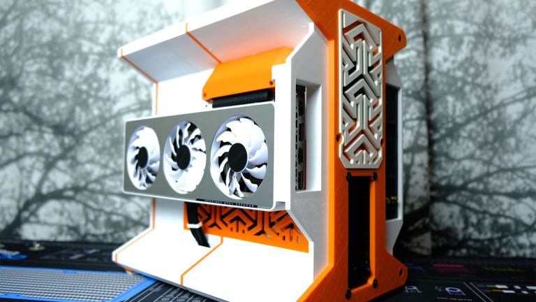 Cet exceptionnel boîtier PC orange et blanc a été entièrement imprimé en 3D
