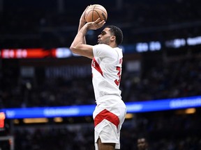 Jontay Porter des Raptors de Toronto prend un tir.