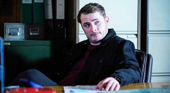 Max Bowden d'EastEnders rend hommage aux fans lors de la diffusion du dernier épisode