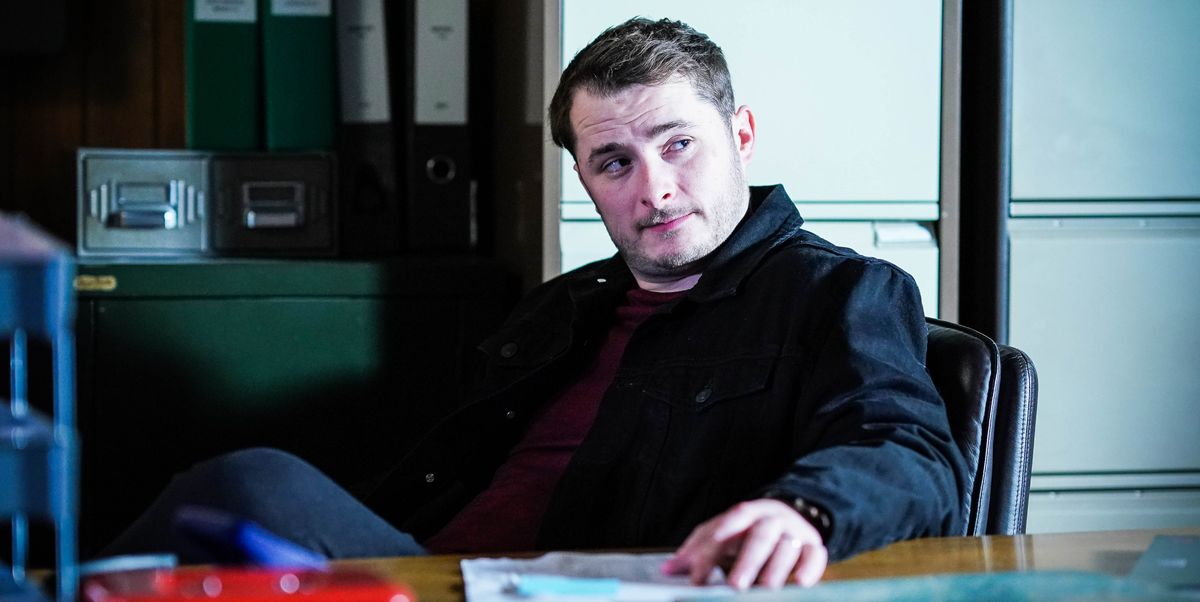 Max Bowden d'EastEnders rend hommage aux fans lors de la diffusion du dernier épisode
