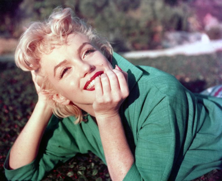 AI Marilyn Monroe s’ajoute à la liste des célébrités décédées ressuscitées numériquement sans consentement