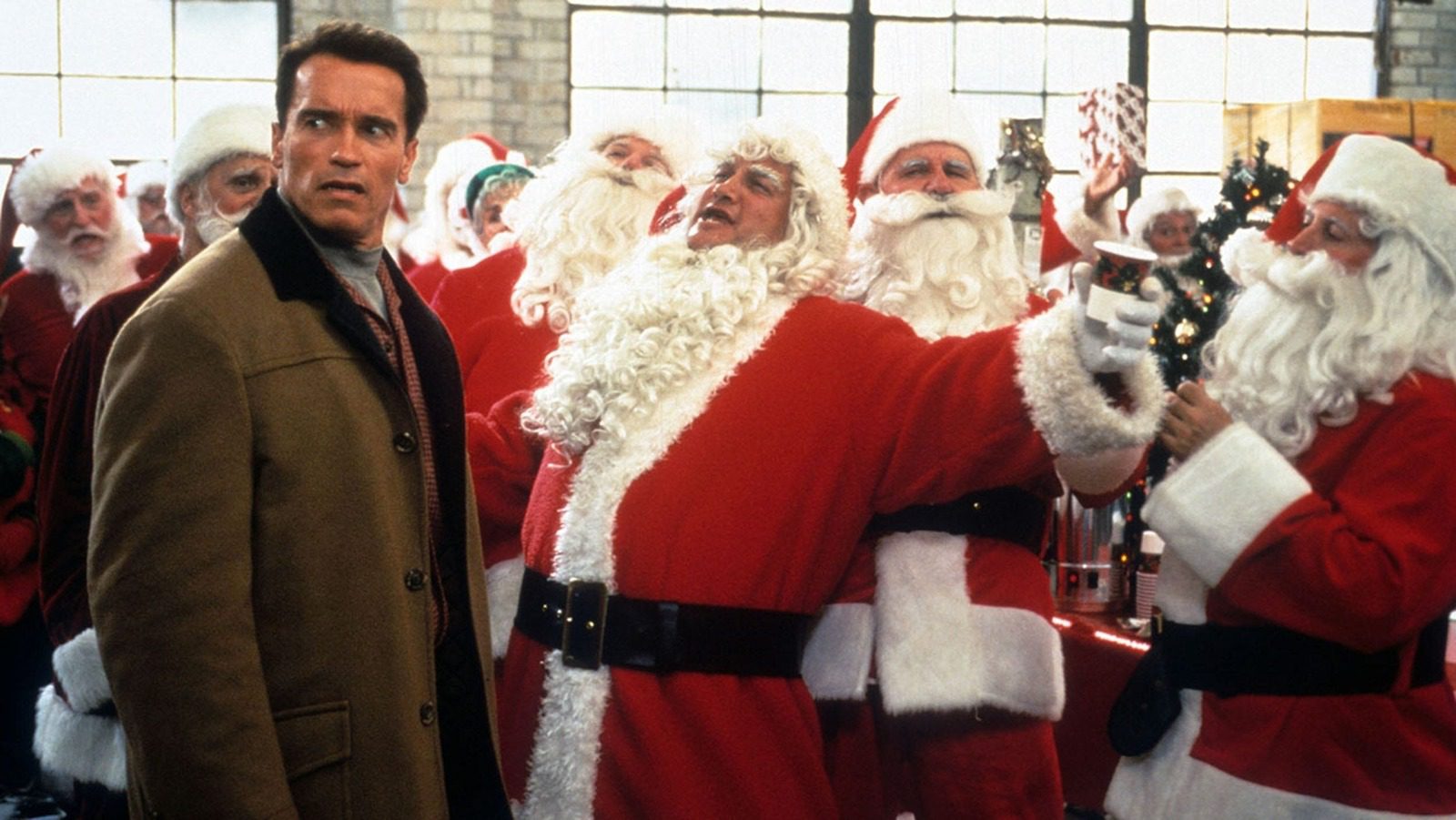 Arnold Schwarzenegger et Alan Ritchson font une comédie de Noël, et vous n'en croirez pas le principe
