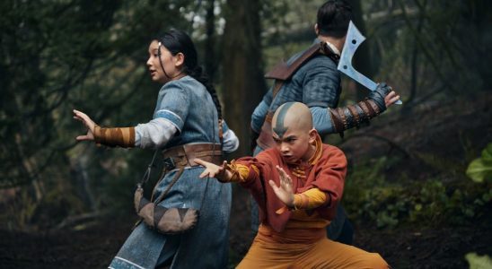 Avatar: The Last Airbender. (L to R) Kiawentiio as Katara, Gordon Cormier as Aang, Ian Ousley as Sokka in season 1 of Avatar: The Last Airbender. Cr. Robert Falconer/Netflix © 2023