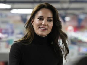 Kate, princesse de Galles, de Grande-Bretagne, sourit lors de sa visite à Sebby's Corner, dans le nord de Londres, le vendredi 24 novembre 2023.