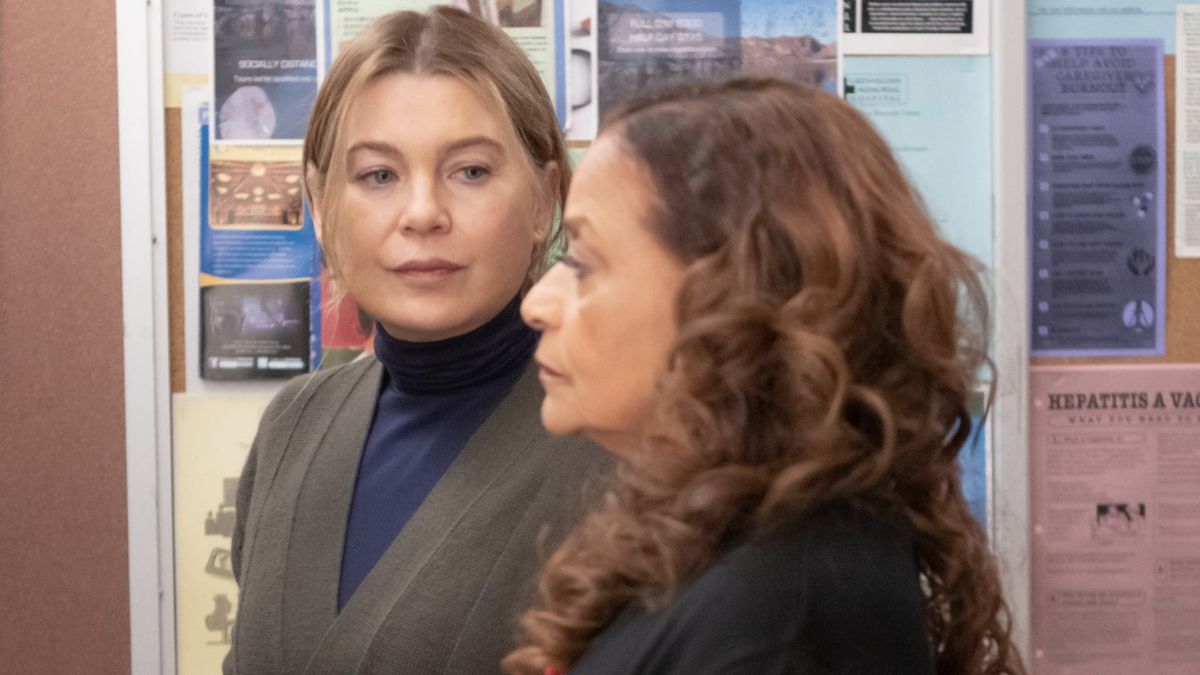 Ellen Pompeo as Meredith Grey and Debbie Allen as Catherine Fox on Grey