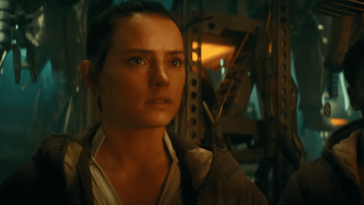 Daisy Ridley parle de son nouveau film Star Wars et dit que Rey n'a probablement pas d'enfants
