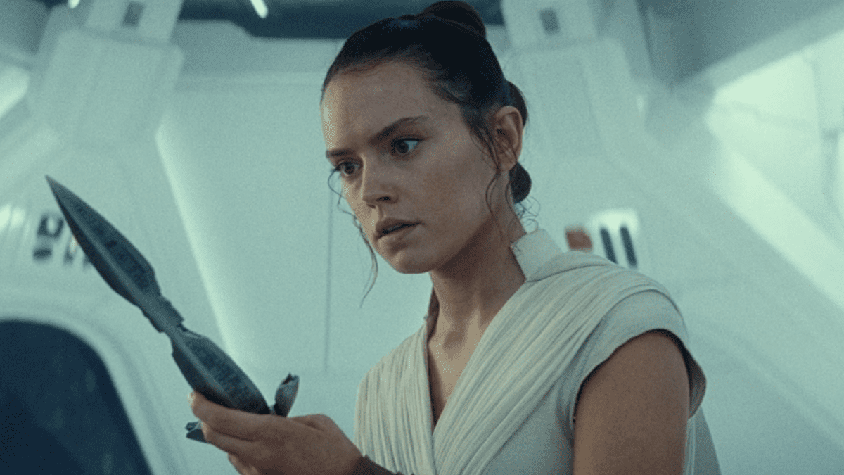 Daisy Ridley révèle les souvenirs A+ de Star Wars qu'elle doit conserver, et j'adore ça pour elle
