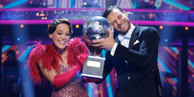 Ellie Leach de Strictly révèle qu'elle parle à Vito Coppola "tous les jours"
